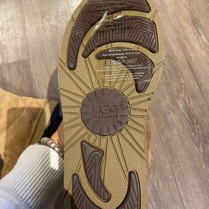 RARE!  UGG chestnut charm boots
